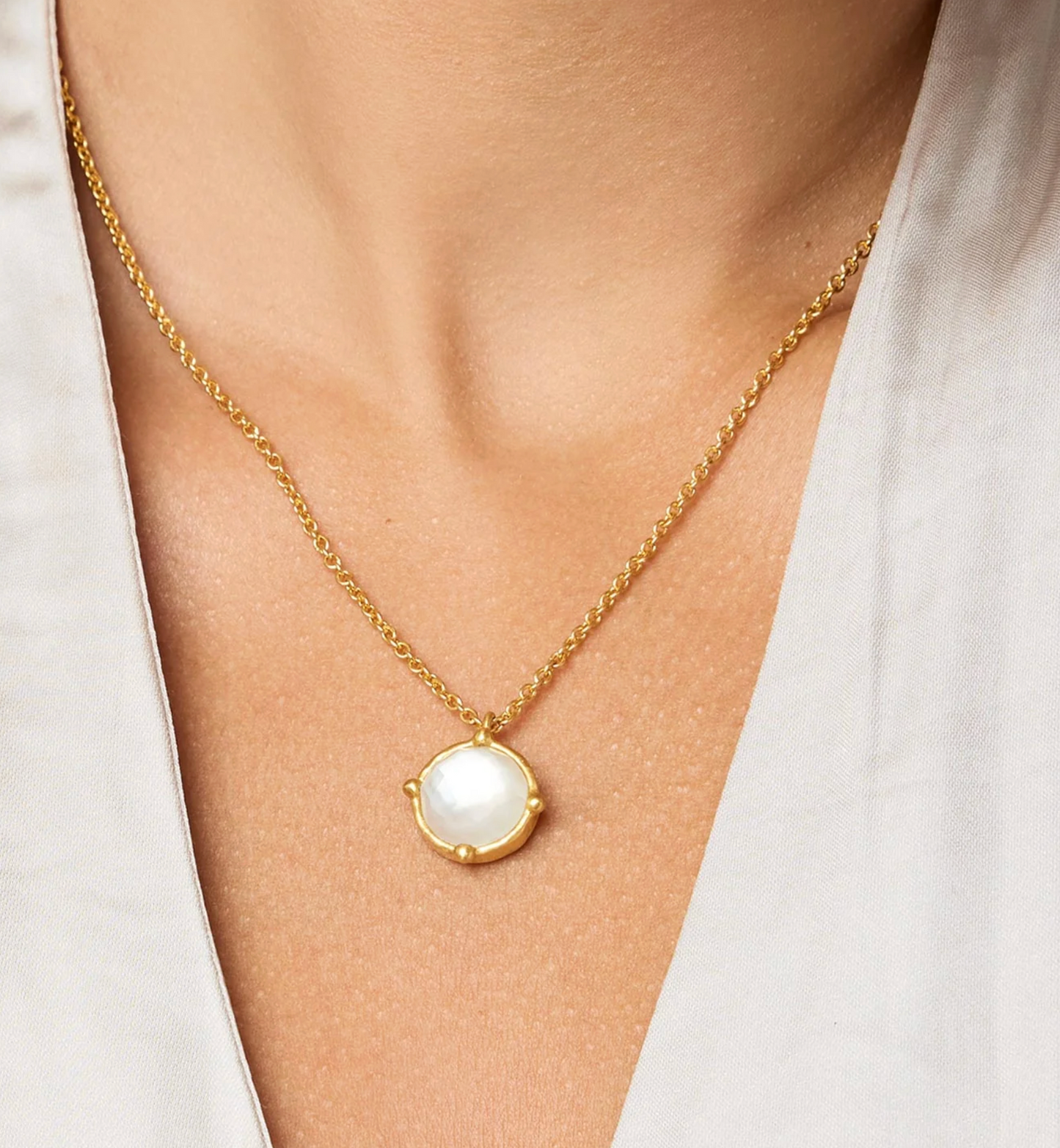 Honeybee Solitaire Necklace - Pearl